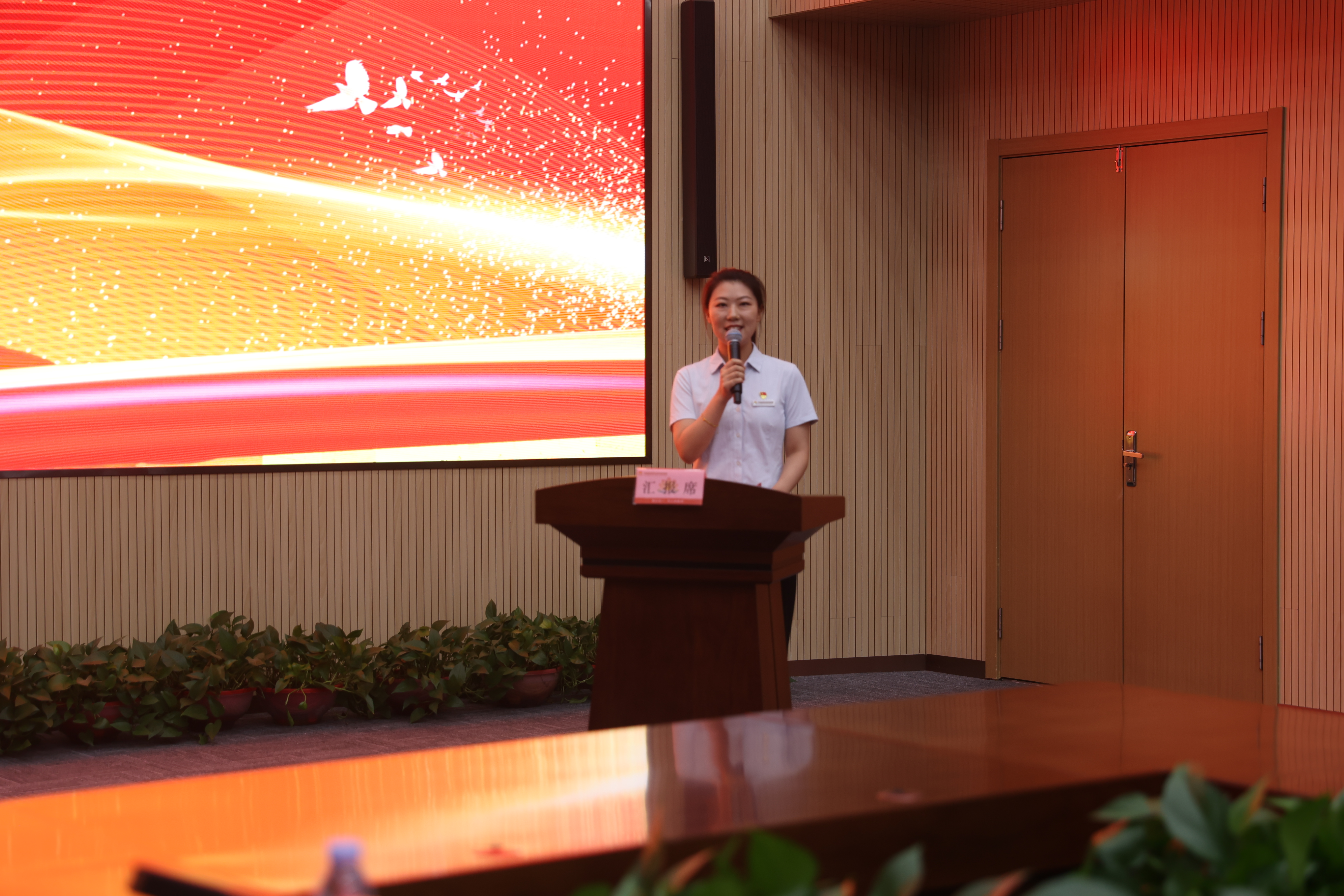 鉴黑担保网(jhdbw)·最具权威唯一维权担保平台